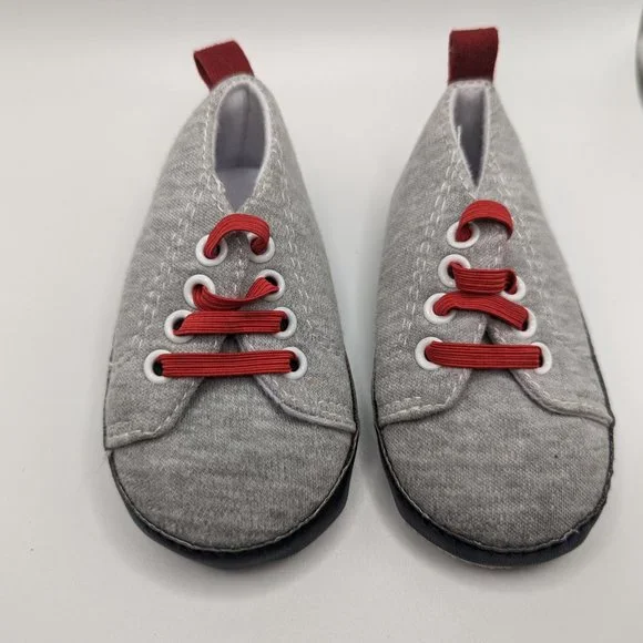 Multiple pairs of Gently Used Baby Booties - Picture 4 of 10